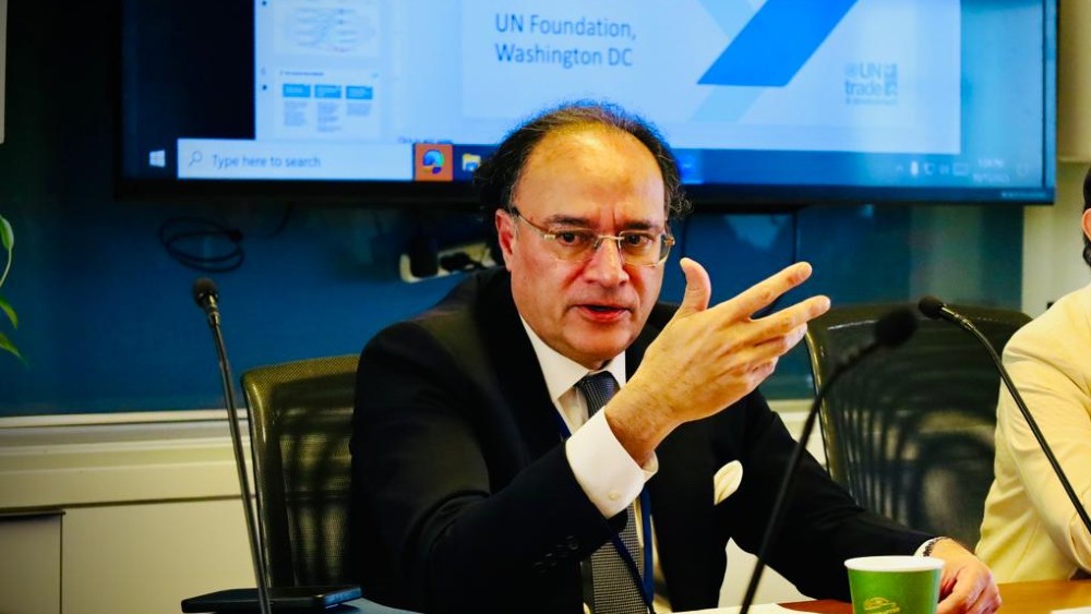 Pakistan minister, US Congressman discuss strengthening economic, financial cooperation  